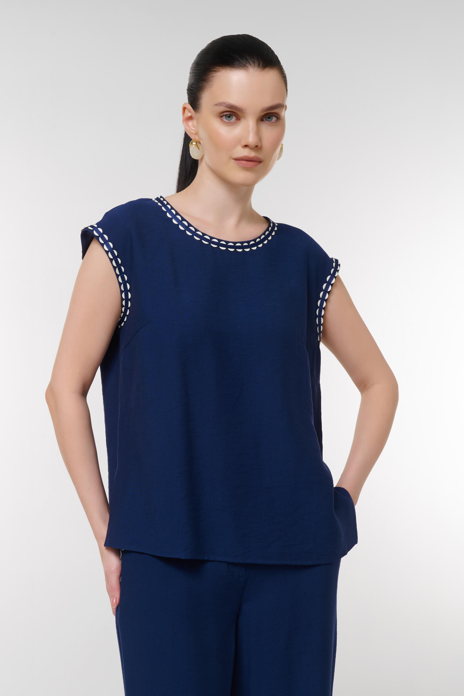 Топ с окантовкой Цвет Синий