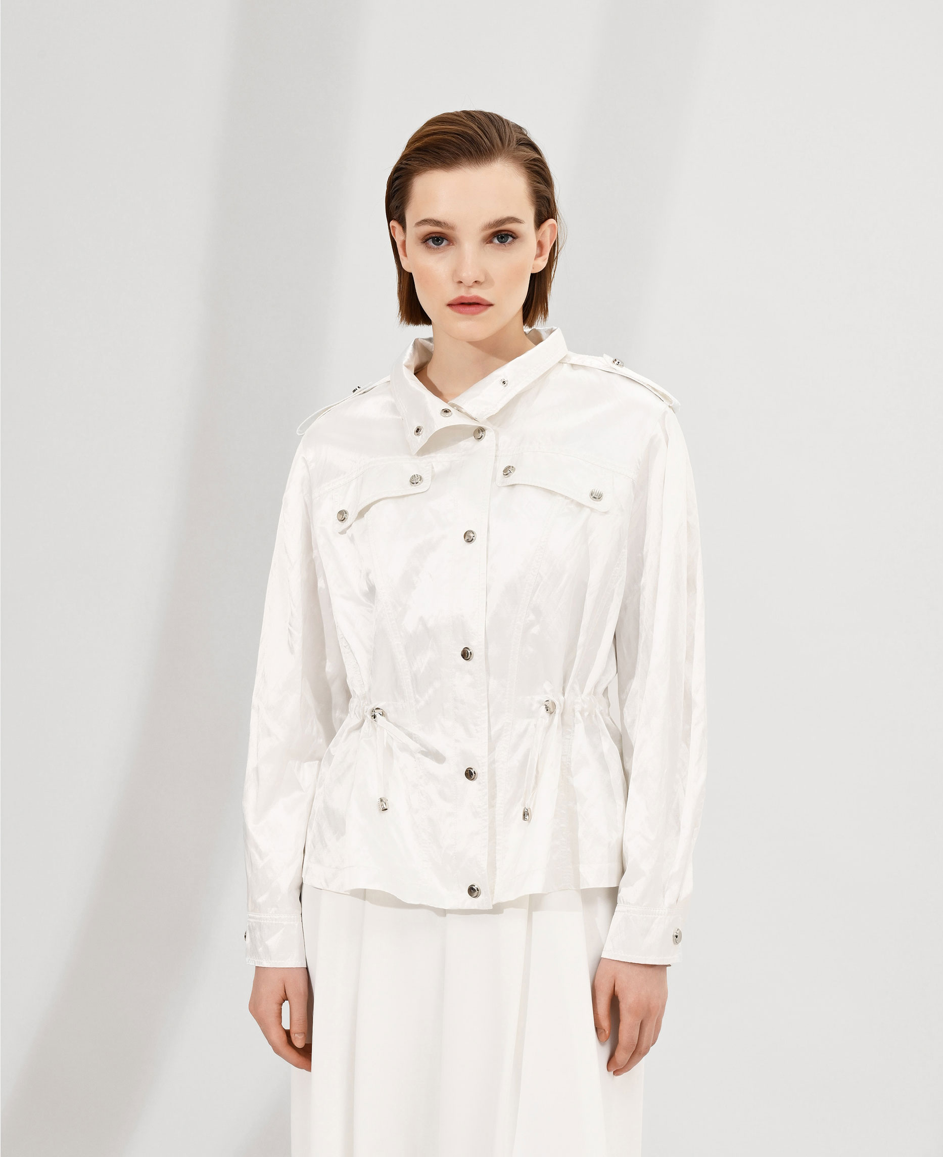 Легкая куртка из атласа с крэш-эффектом Цвет Белый