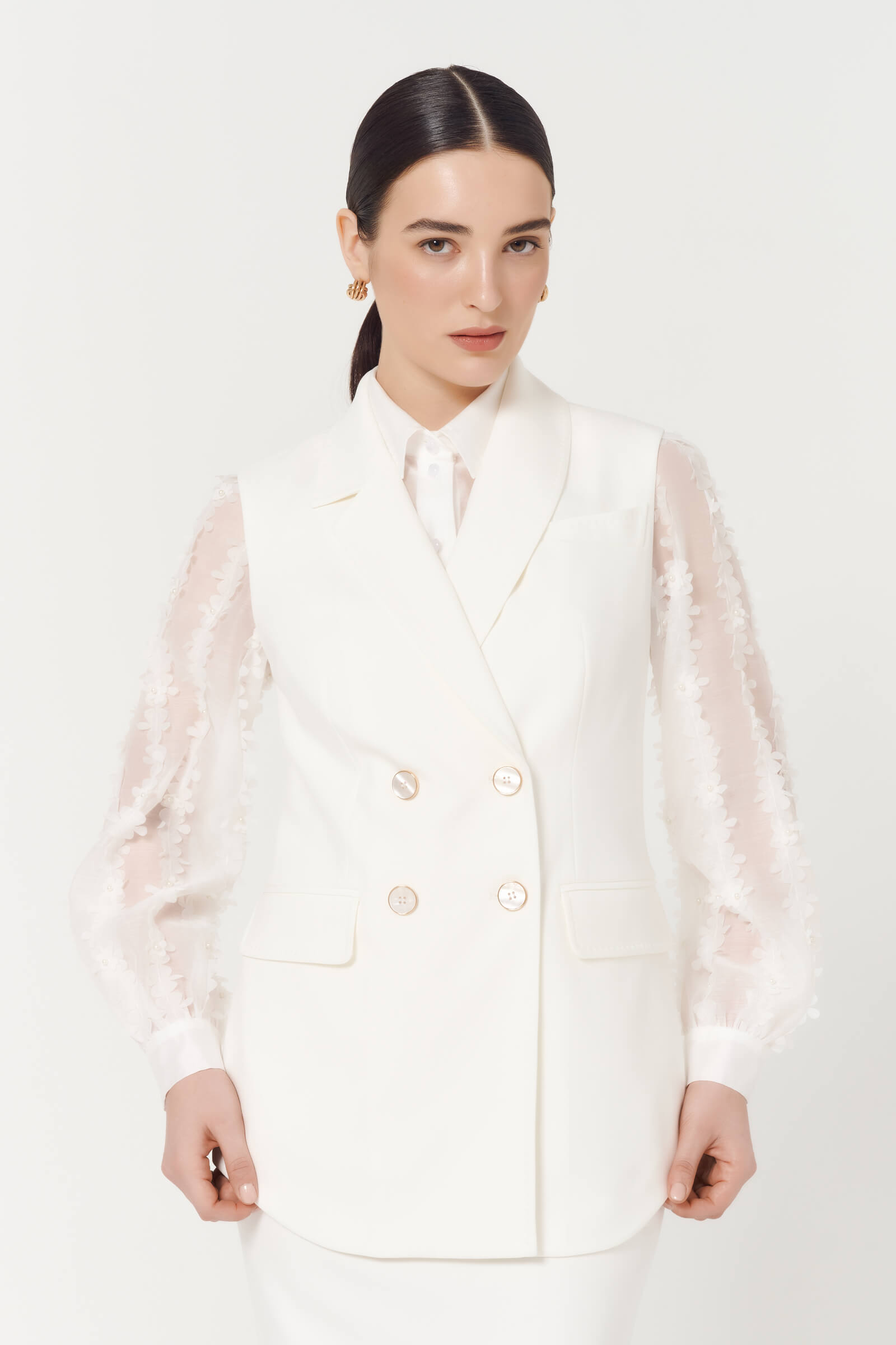 Жилет двубортный Цвет Белый