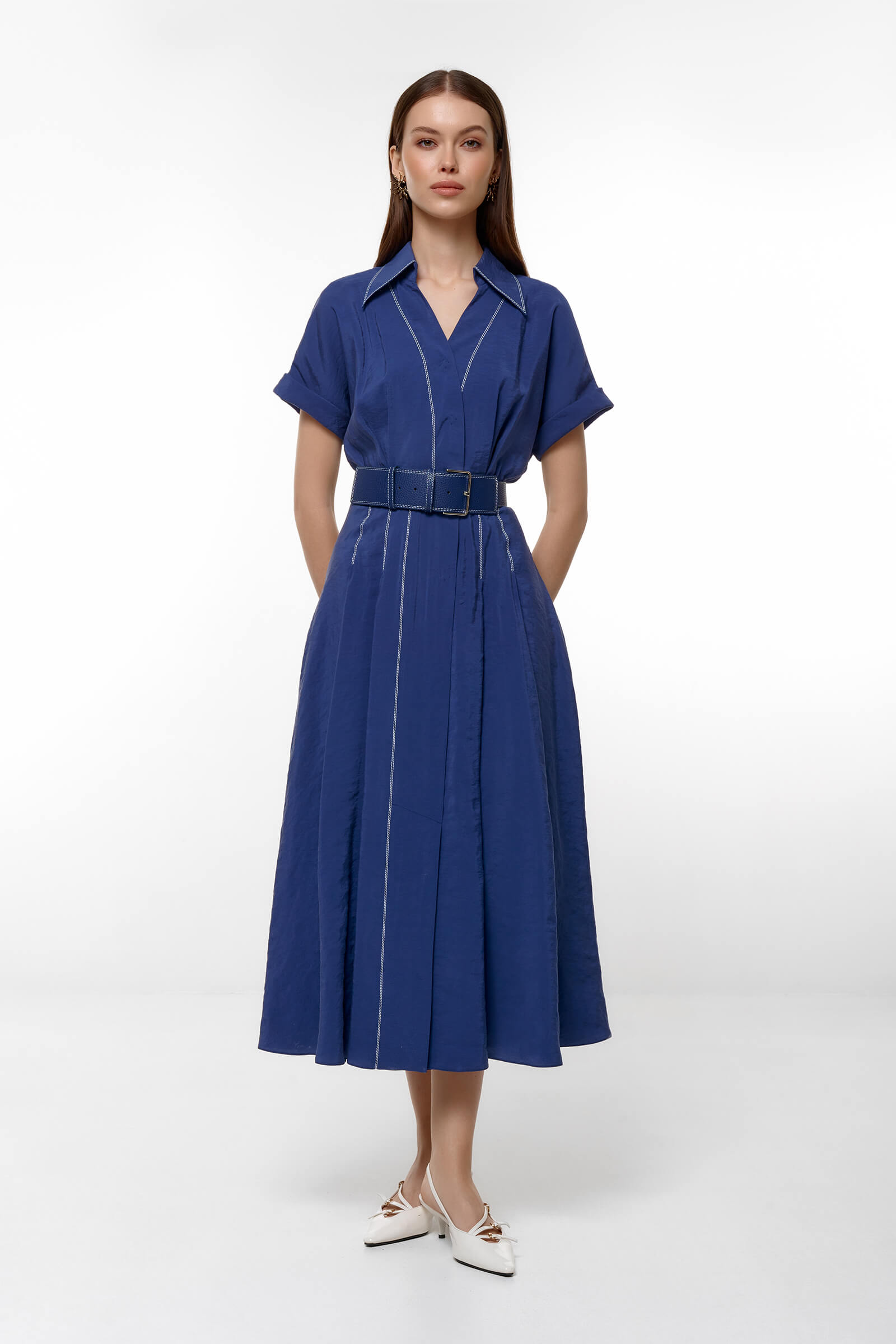 Платье с контрастной строчкой и поясом Цвет Синий