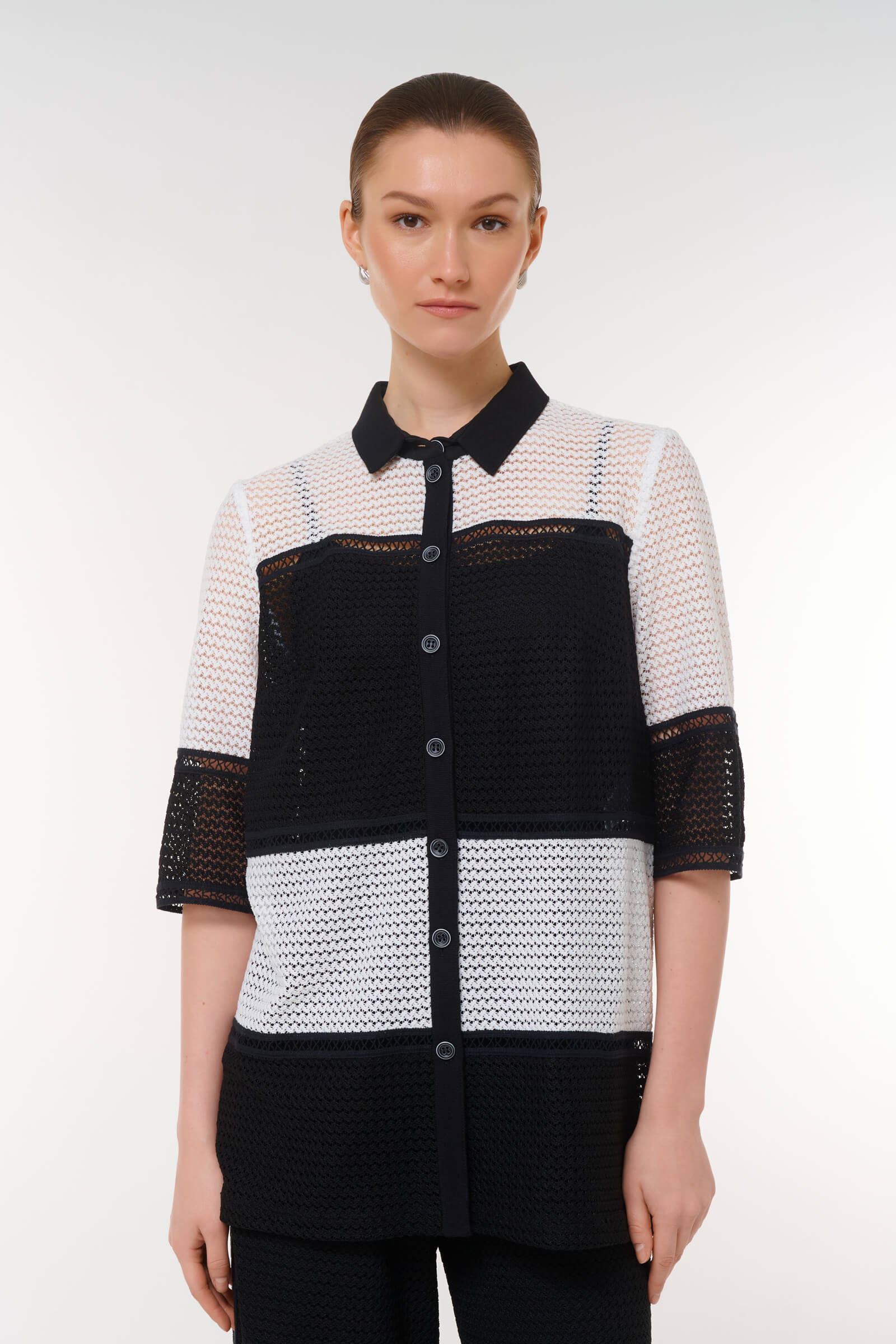 Блузка с перфорацией Цвет Черно-белый