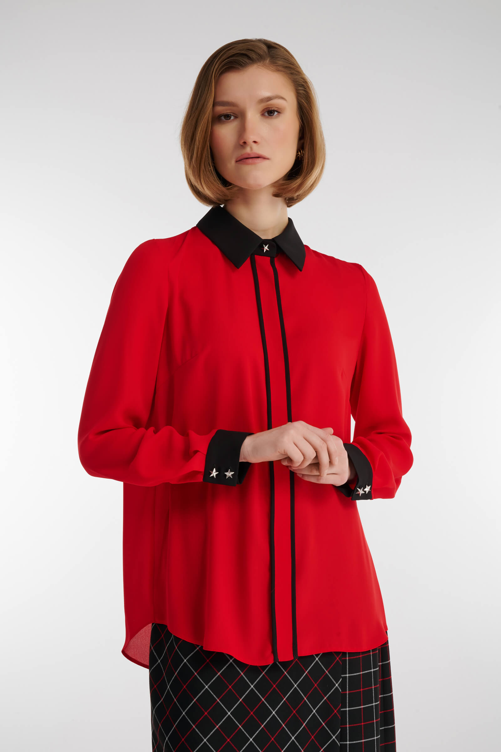 Рубашка из поливискозы с контрастными деталями Цвет Красный
