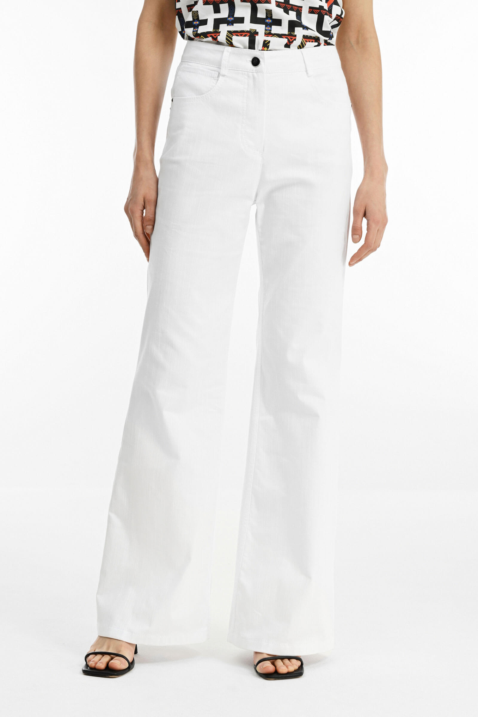 Расклешенные джинсы с высокой посадкой Цвет Белый
