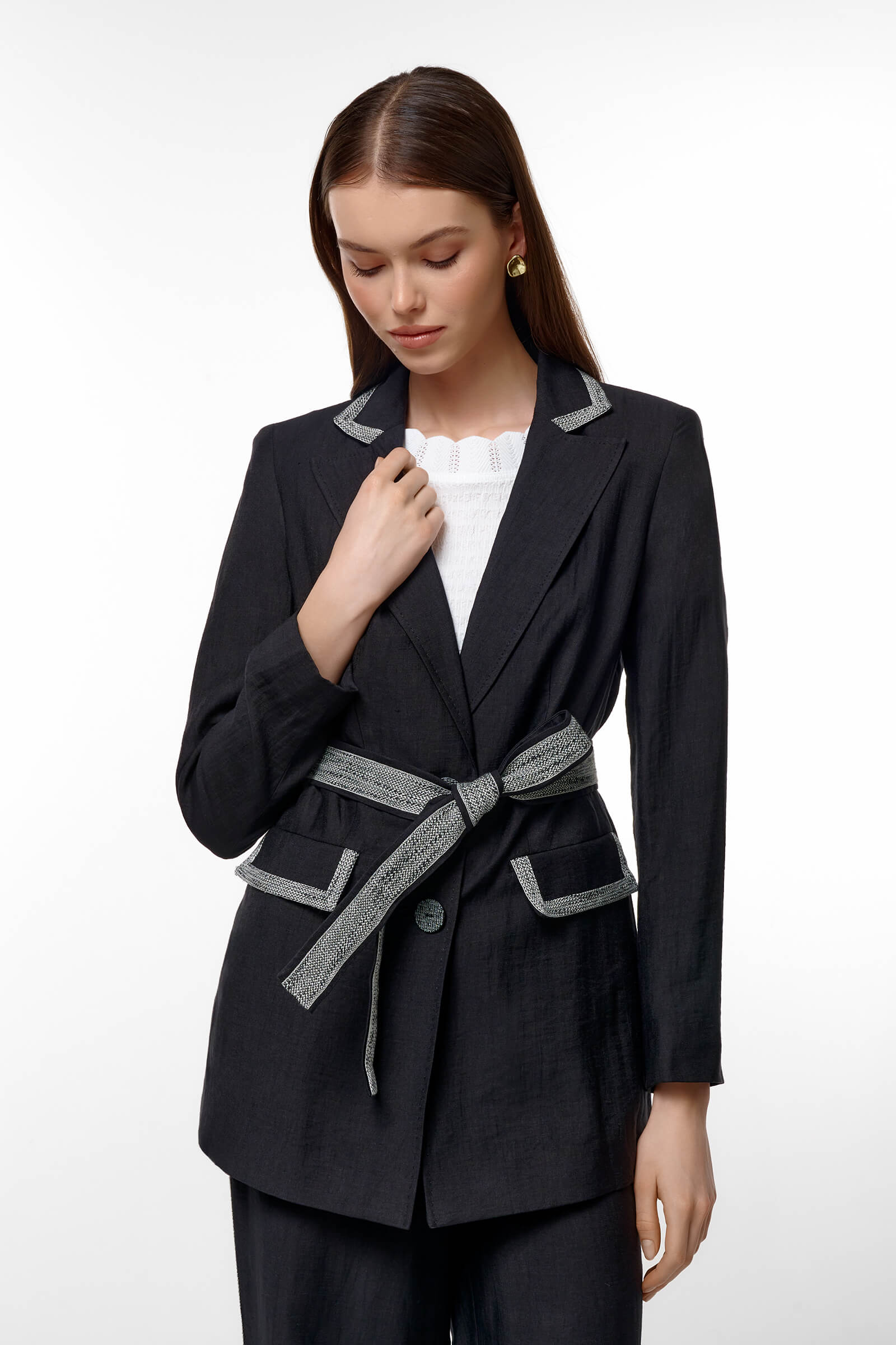 Приталенный жакет с поясом Цвет Черный