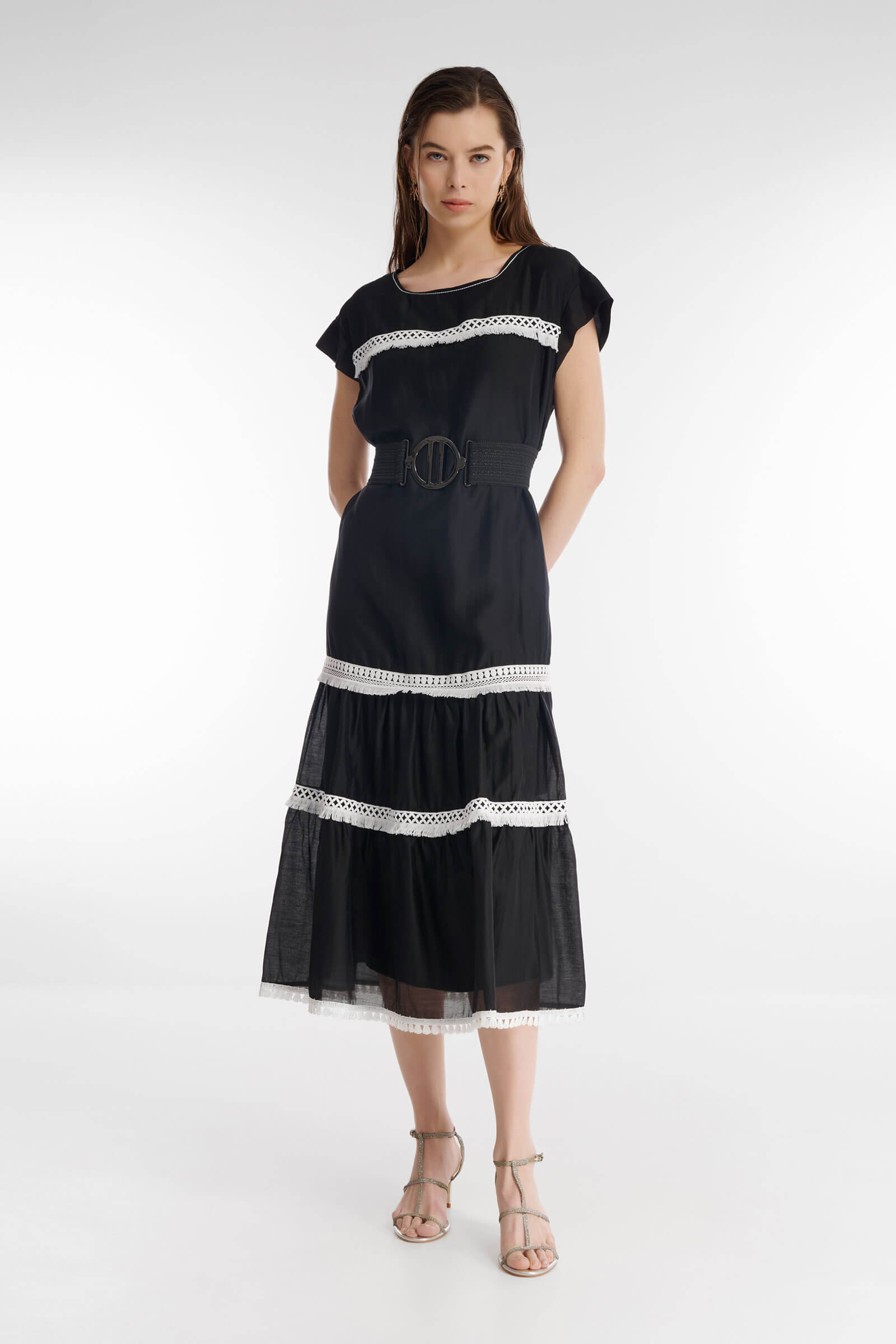 Платье с коротким рукавом Цвет Черно-белый