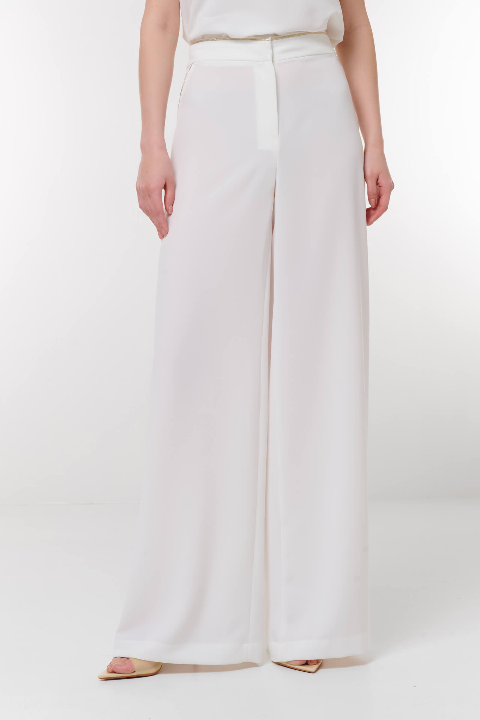 Брюки с контрастной окантовкой Цвет Белый