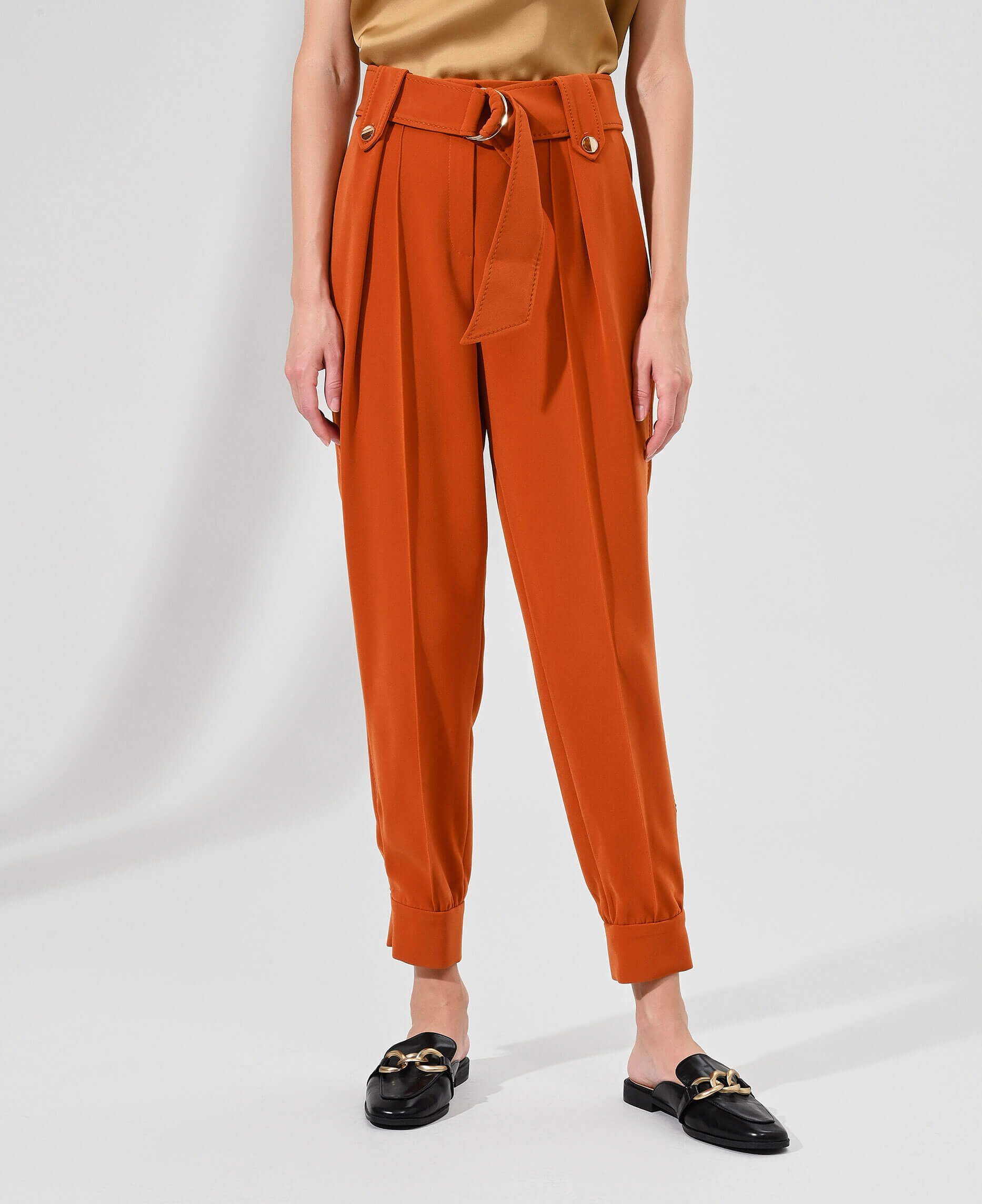 Зауженные брюки с манжетами и стрелками Цвет Оранжевый