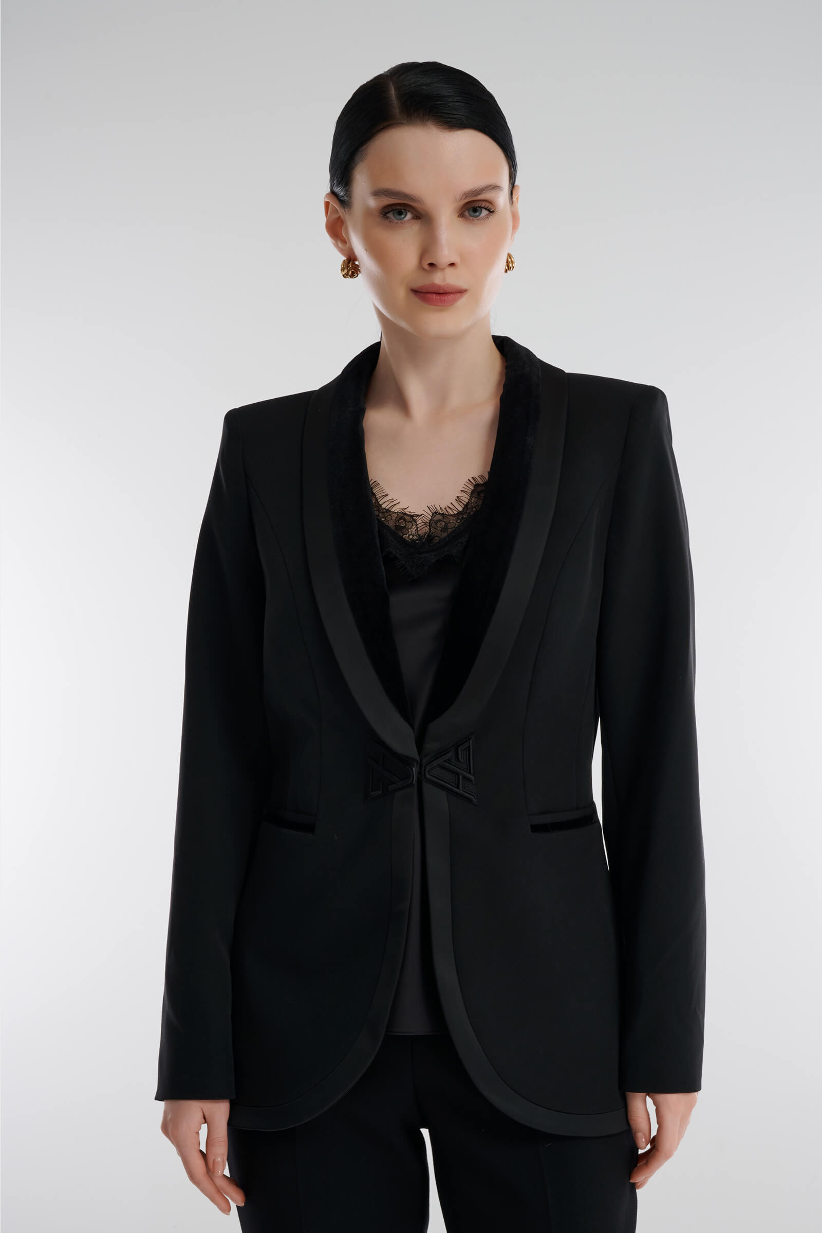 Однобортный пиджак с бархатными деталями Цвет Черный