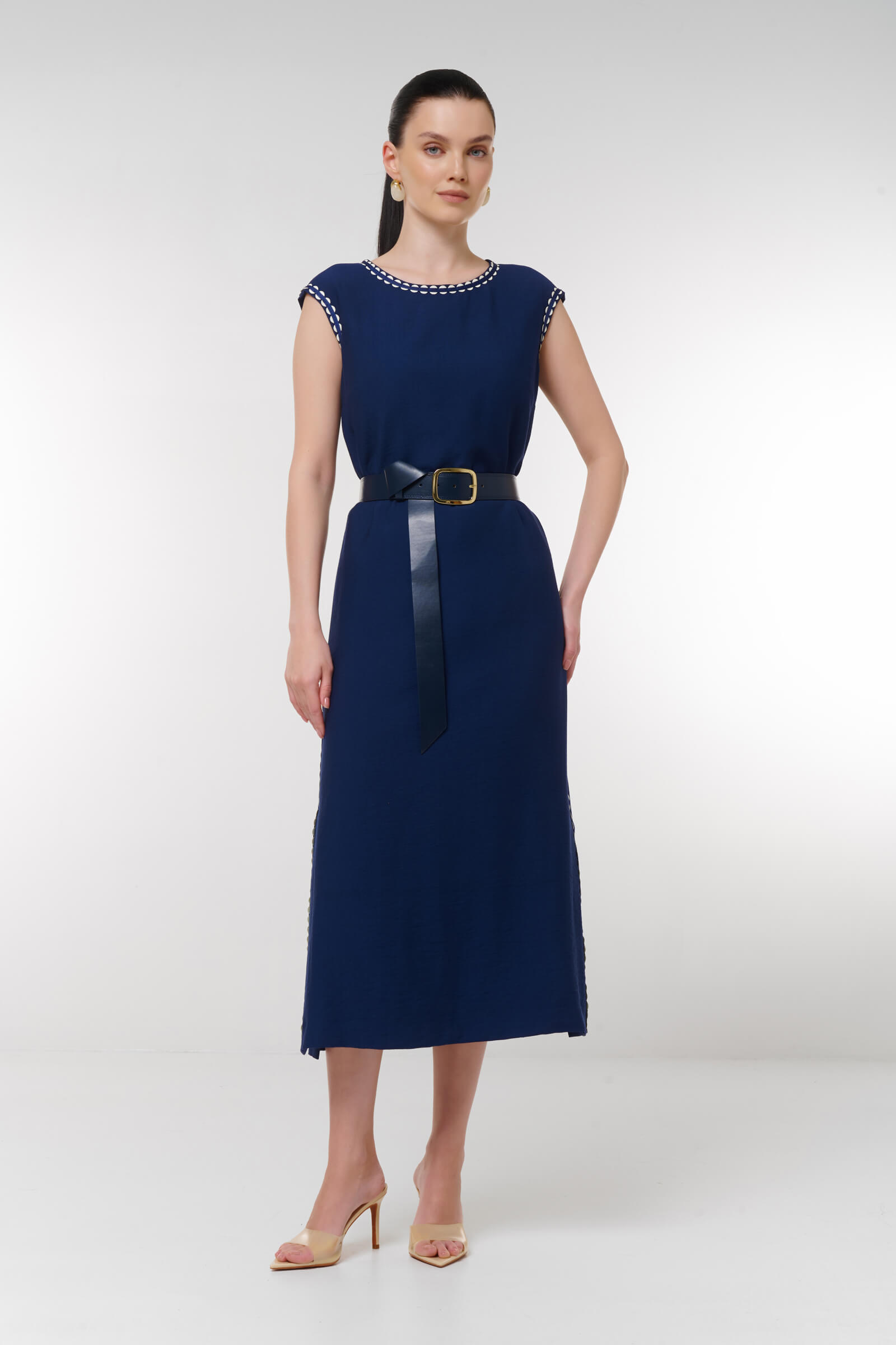 Платье с окантовкой Цвет Синий