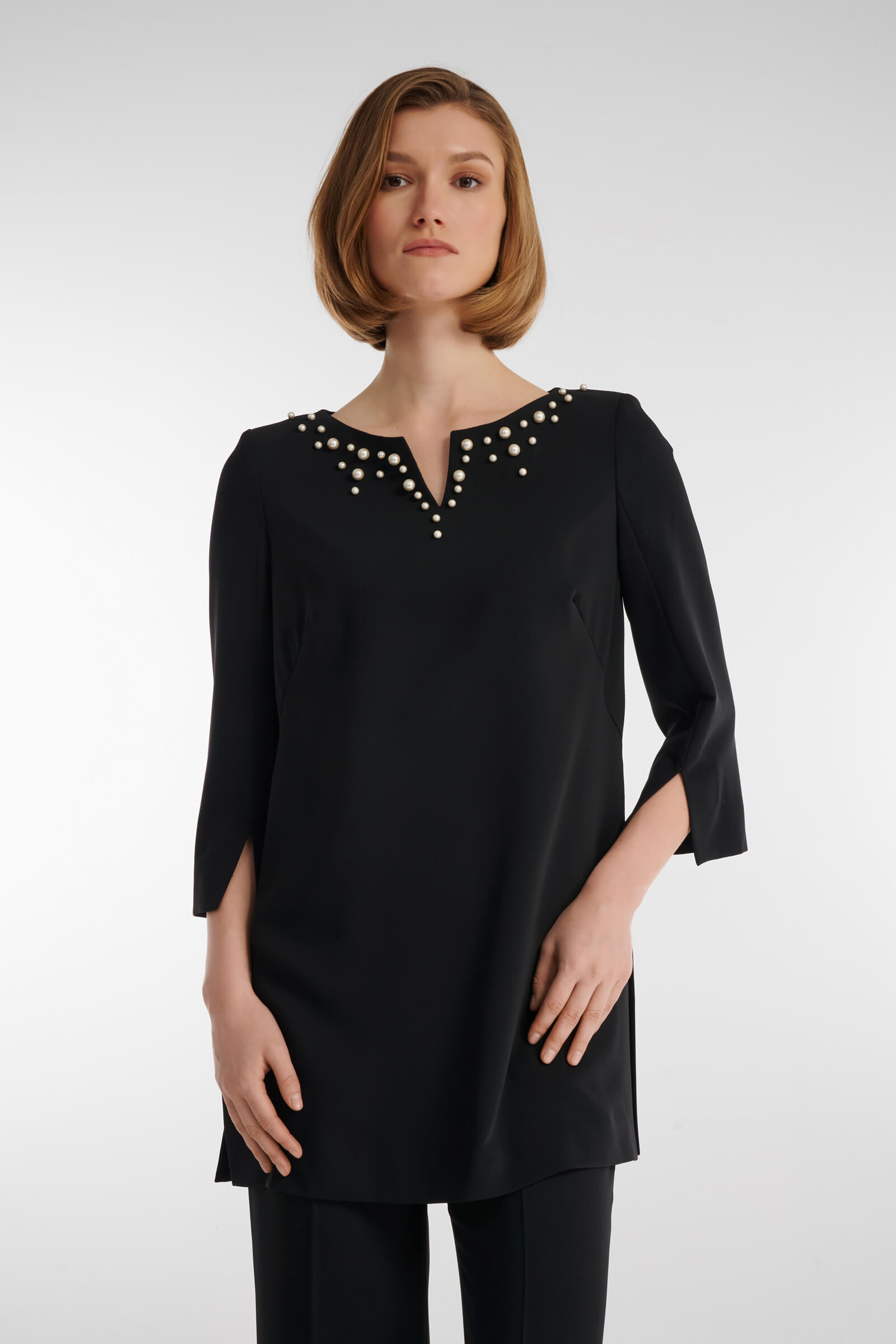 Удлиненная блузка с разрезами Цвет Черный