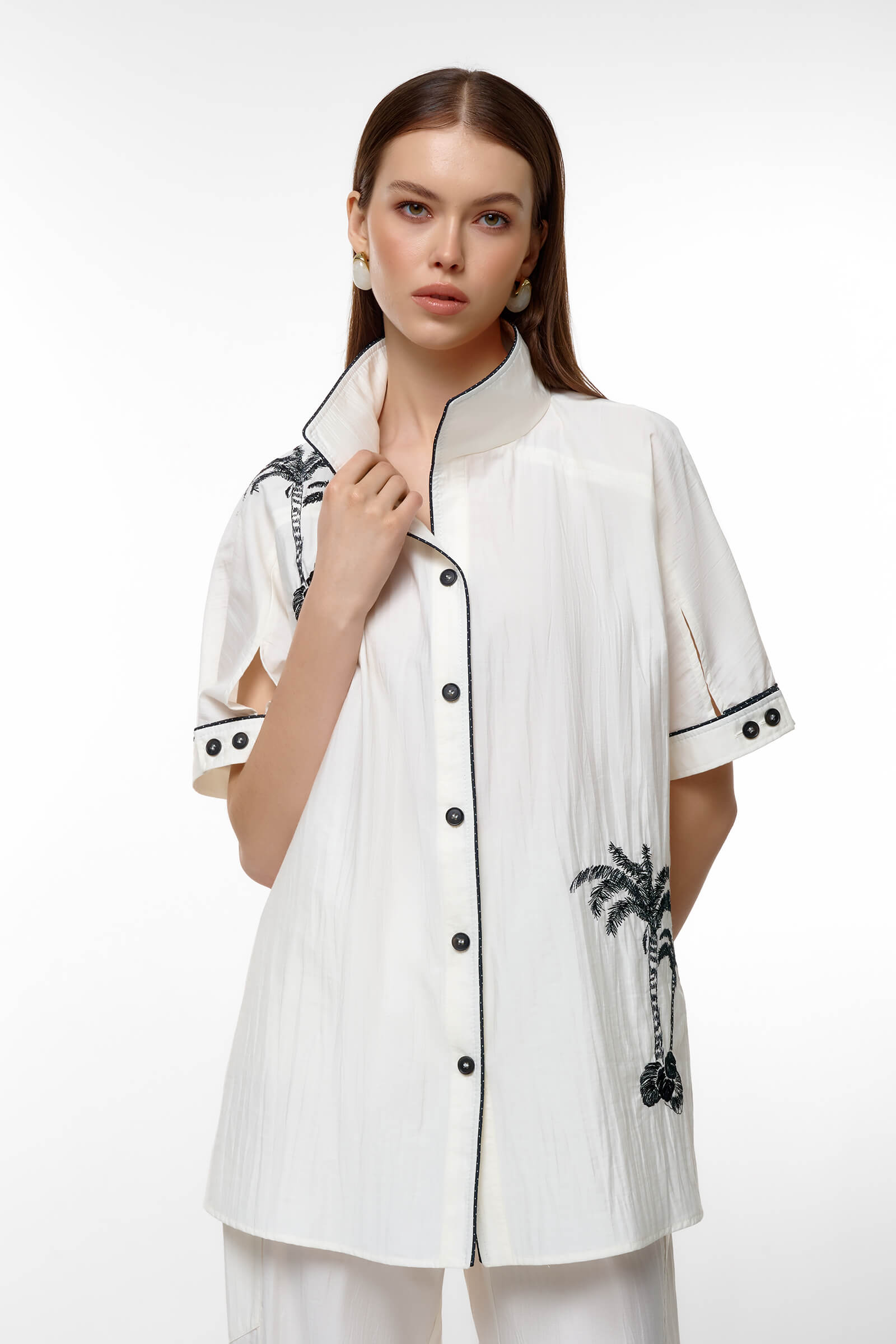 Удлиненная блузка с контрастной окантовкой и рисунком Цвет Белый