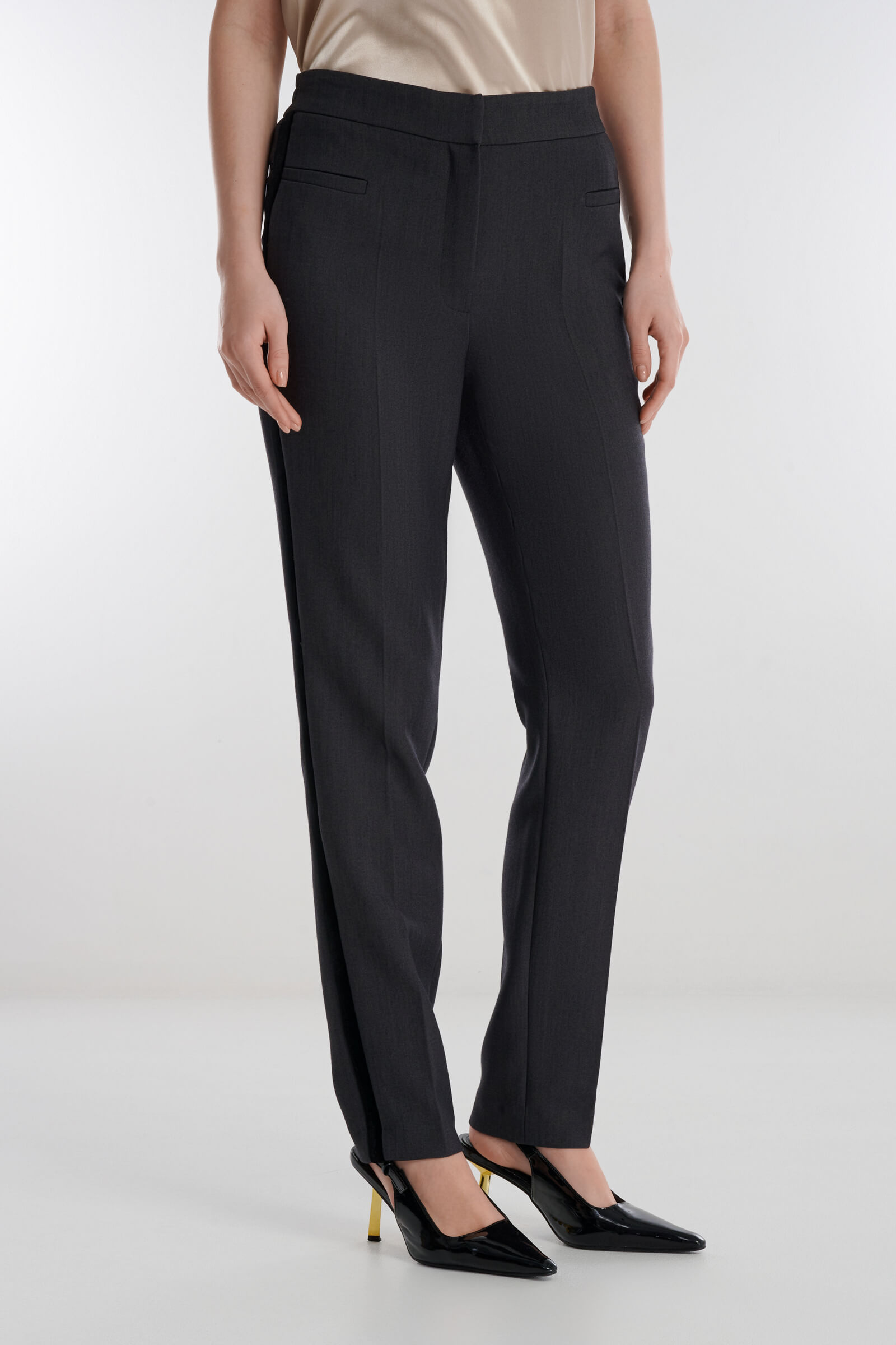 Зауженные брюки с бархатными лампасами Цвет Серый