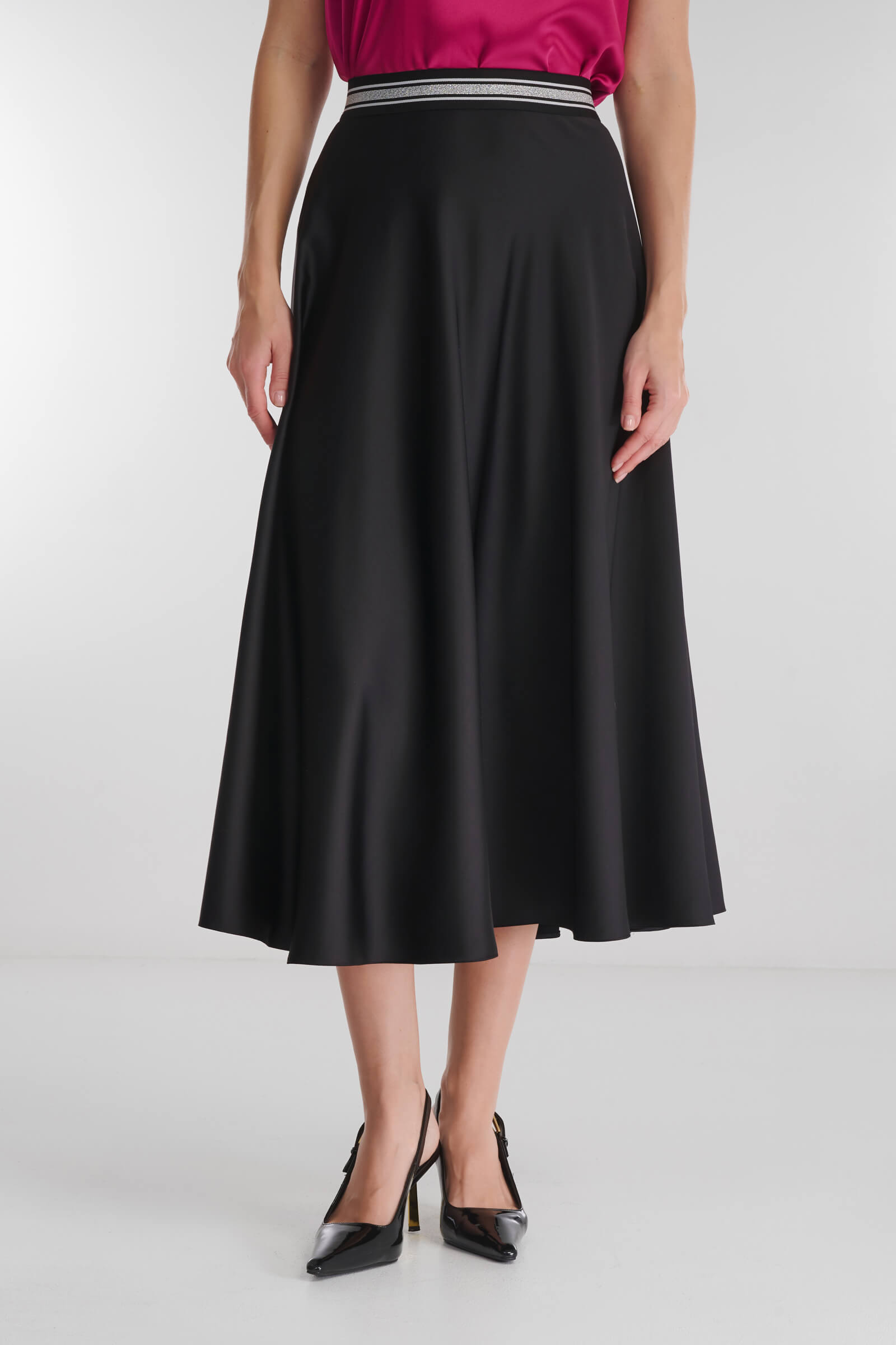 Атласная расклешенная юбка Цвет Черный