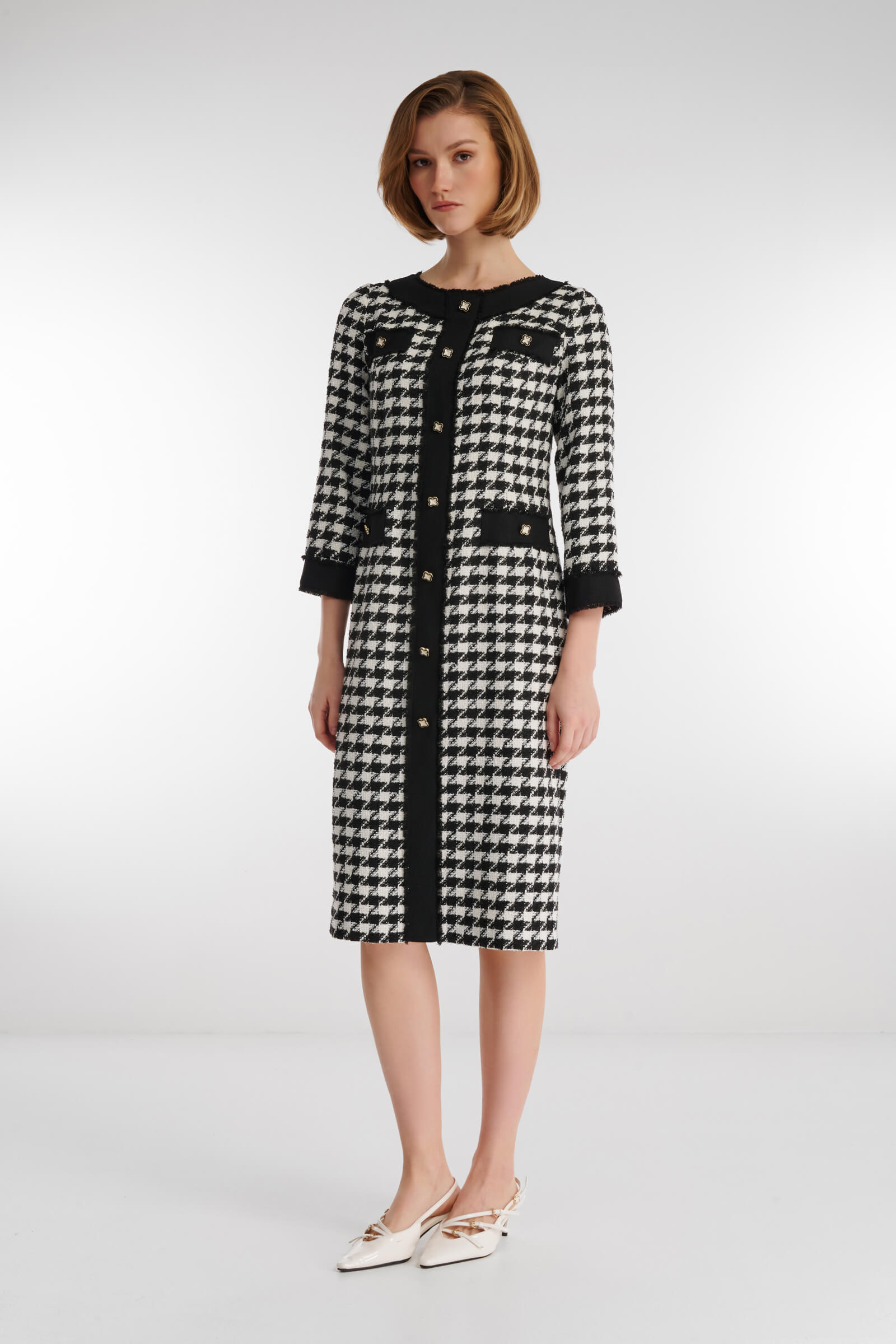 Фактурное платье с декоративной фурнитурой Цвет Черно-белый