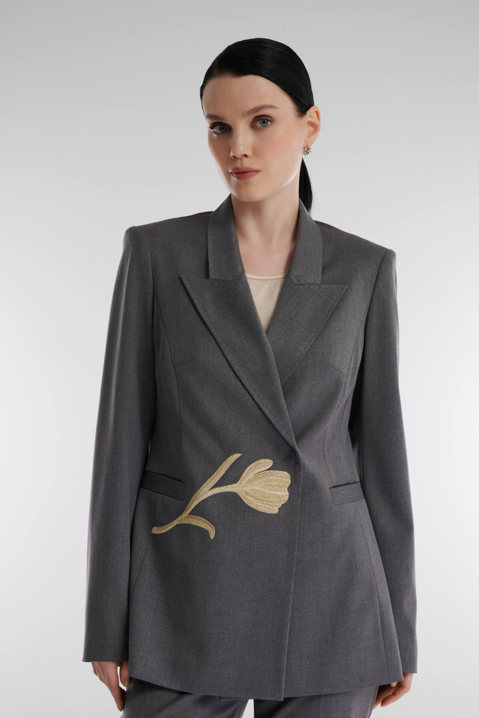 Пиджак с цветочной вышивкой Цвет Серый