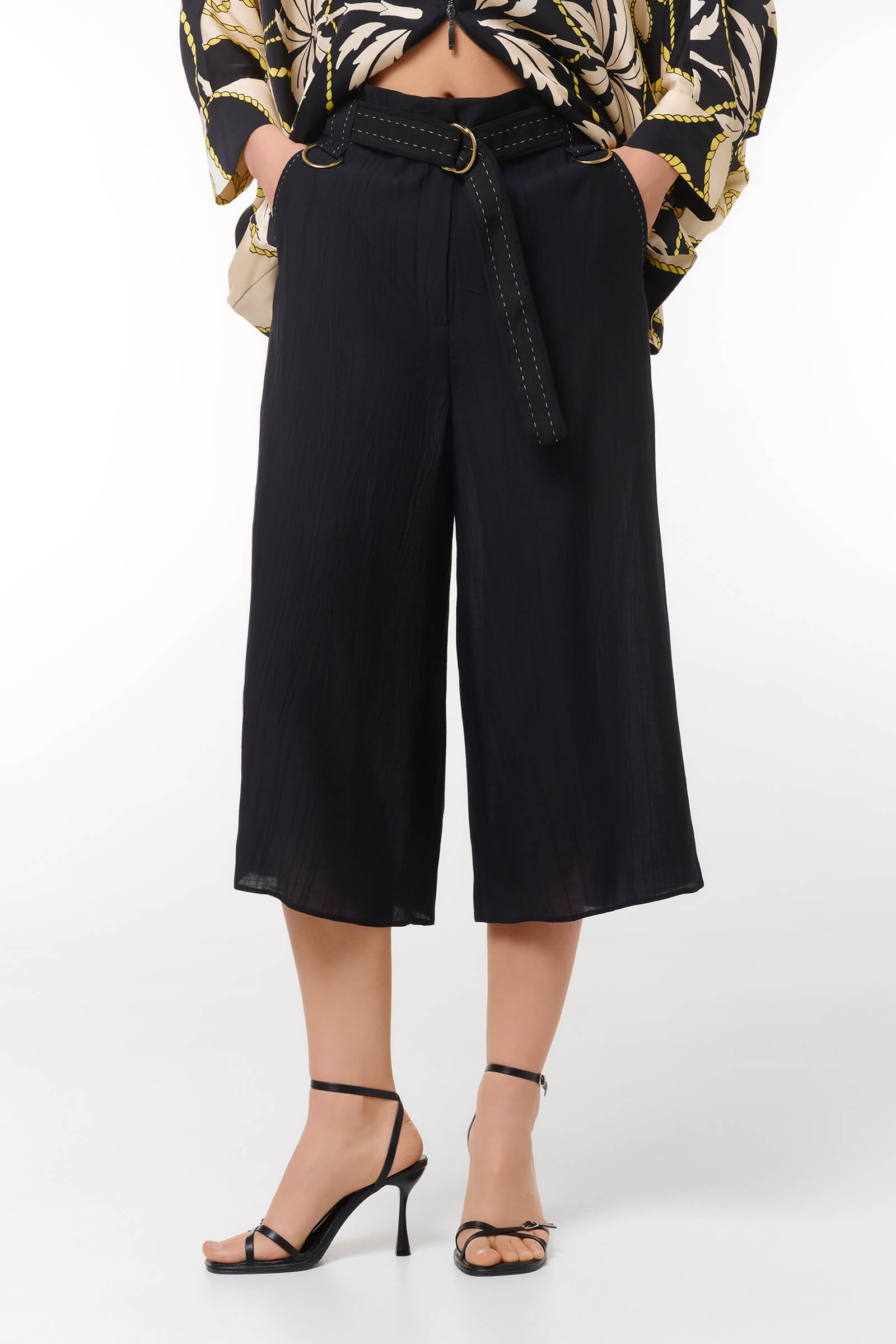 Широкие брюки-кюлоты Цвет Черный