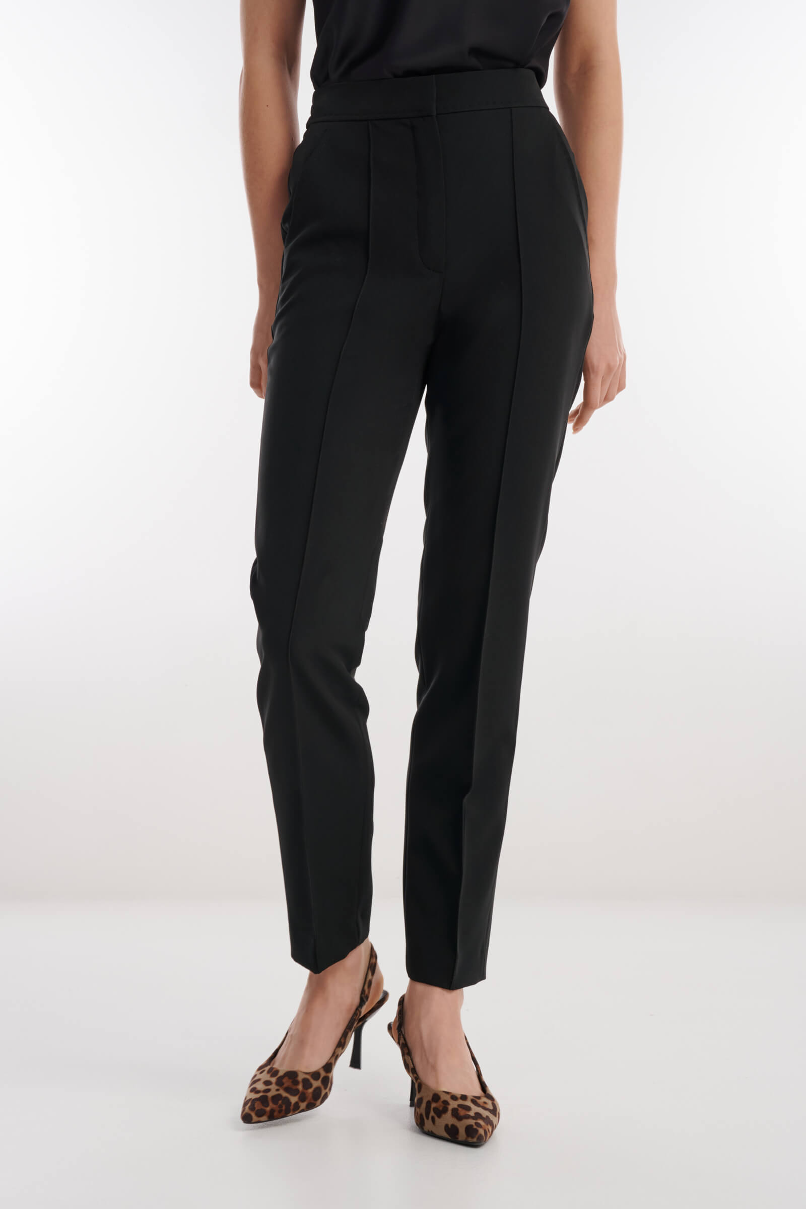 Брюки прямого кроя Цвет Черный