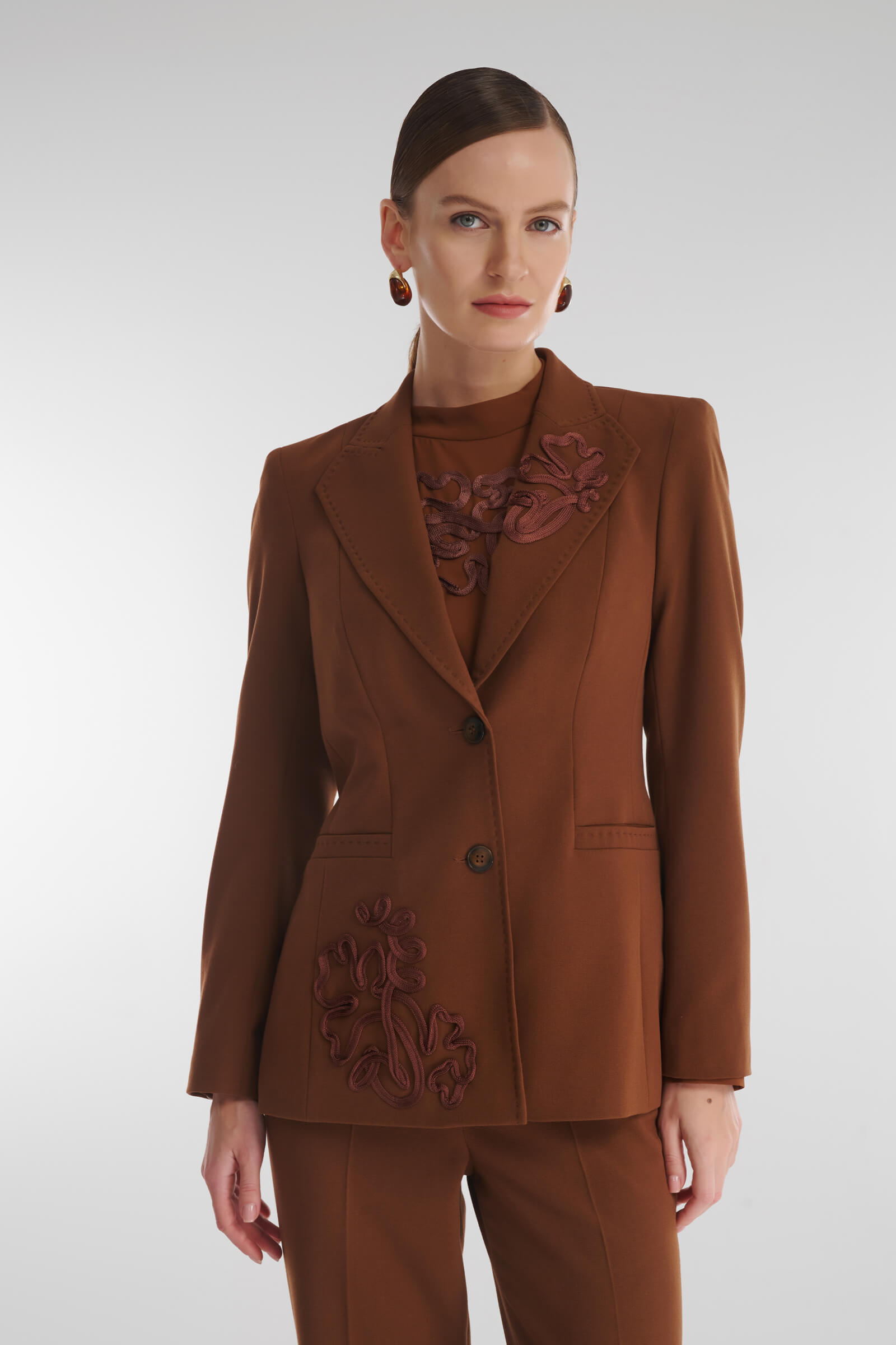 Однобортный пиджак с накладным декором Цвет Коричневый