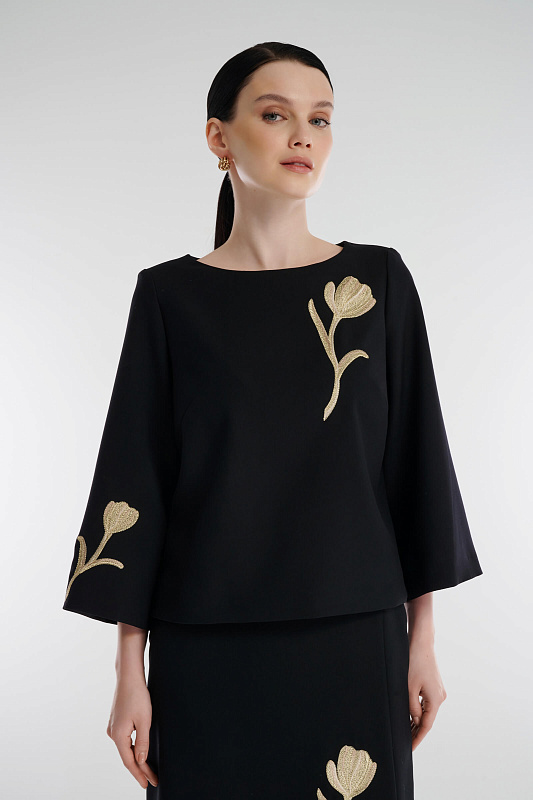 Блузка с вышивкой Цвет Черный