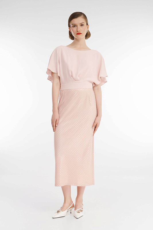 Платье-футляр с вырезом-лодочкой Цвет Розовый