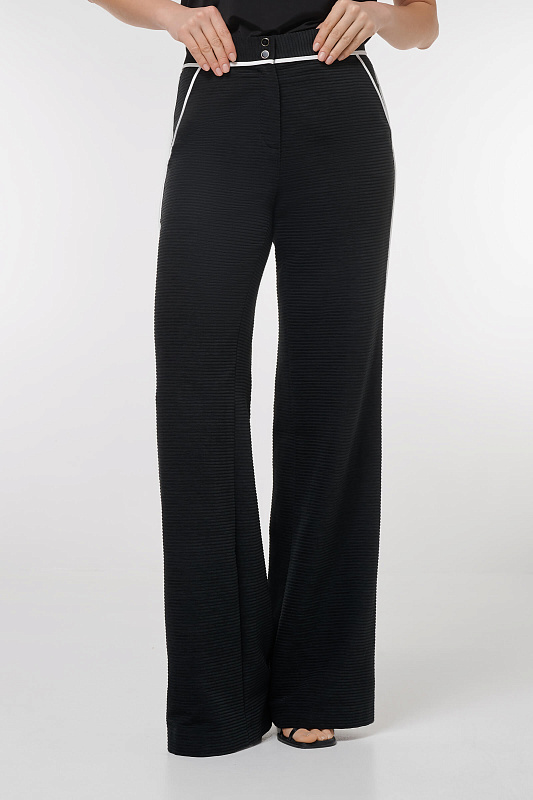 Брюки с контрастной окантовкой Цвет Черный